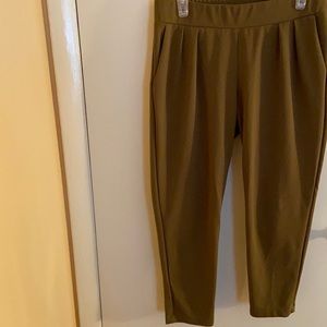 Elastic waist ankle pants